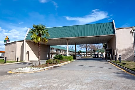 OYO Hotel Port Allen LA I-10 West