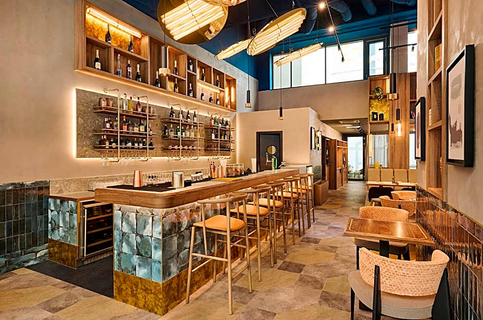 D8 Hotel