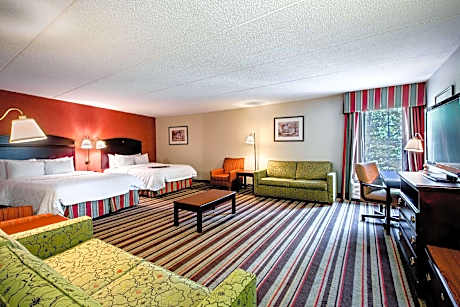 2 Queen Beds Large Room