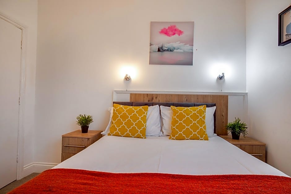 OYO TamTam Acton Hotel