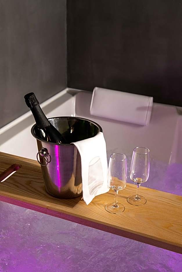 Minamina, chambre avec jacuzzi privatif