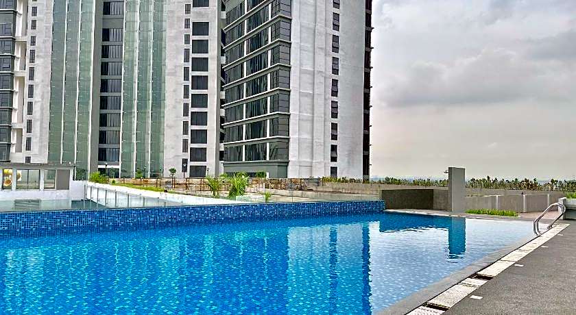 D'Pristine Suites at Medini 