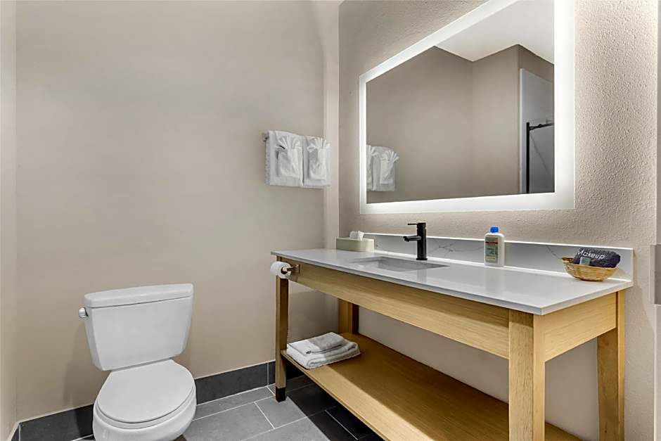 Best Western Red River Inn & Suites