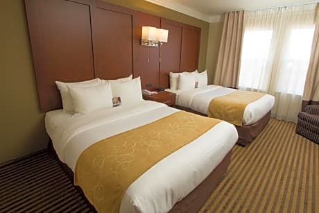 Queen Suite with Two Queen Beds - Accessible/Non-Smoking