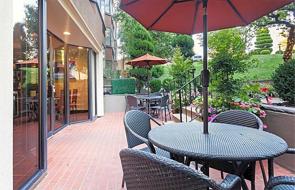 Seville Plaza Streetcar Hotel Museum District, Trademark