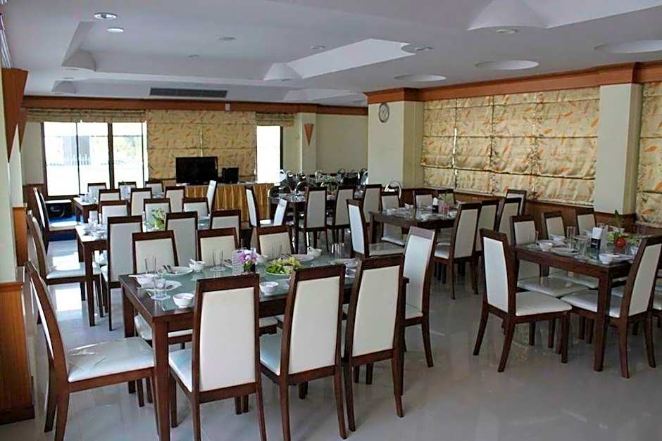 Poonsook Phitsanulok Hotel