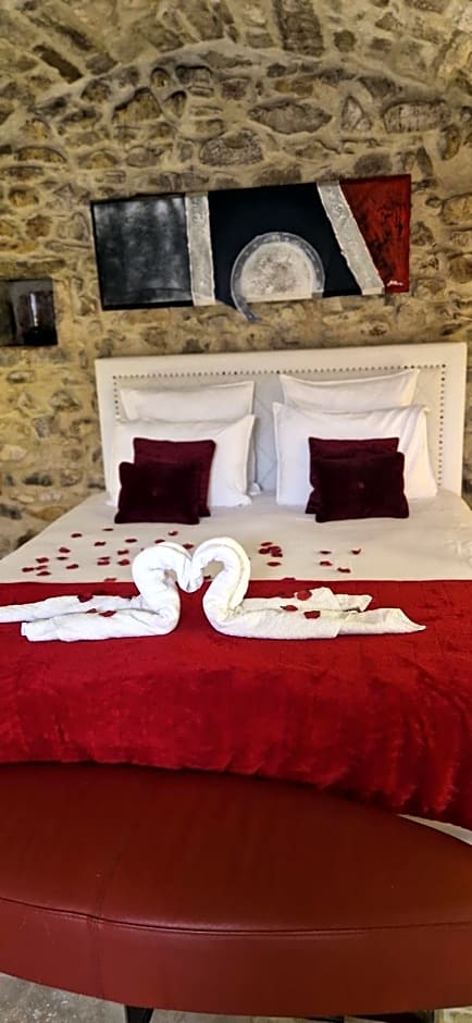 Chambre d'hôte romantique avec SPA privatif domaine les nuits envôutées - Vézénobres