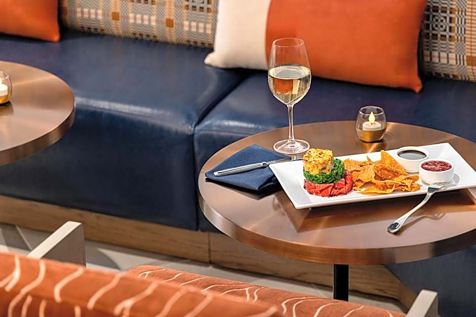 Crowne Plaza Virginia Beach Town Center by IHG