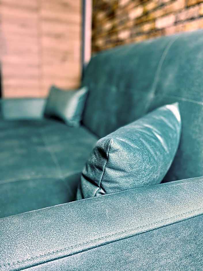 Old Tree Home & Restaurant