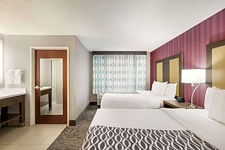 Large Studio Suite with Two Double Beds - Non-Smoking