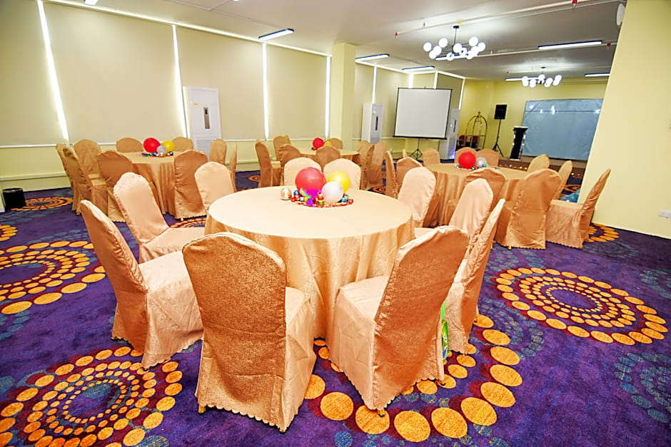 Aman Hills Hotel