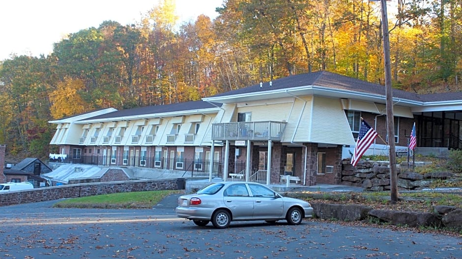 Passport Inn and Suites - Middletown