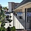 Harbor Inn & Suites