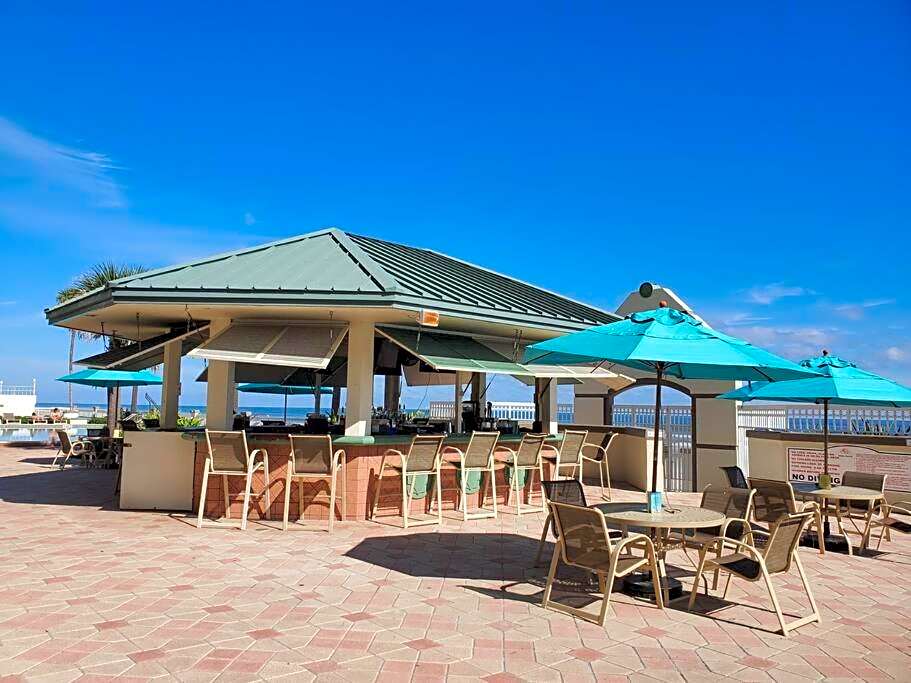 Beautiful one bedroom oceanfront condo