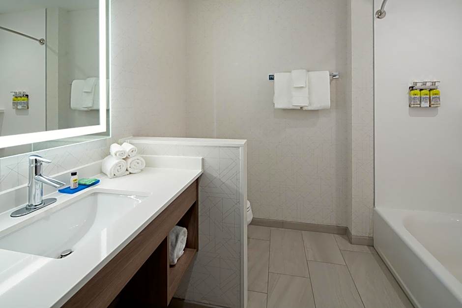 Holiday Inn Express & Suites - Palm Desert - Millennium By IHG