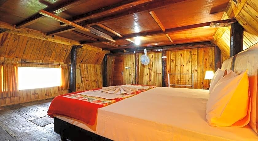 Tuk Tuk Timbul Bungalows