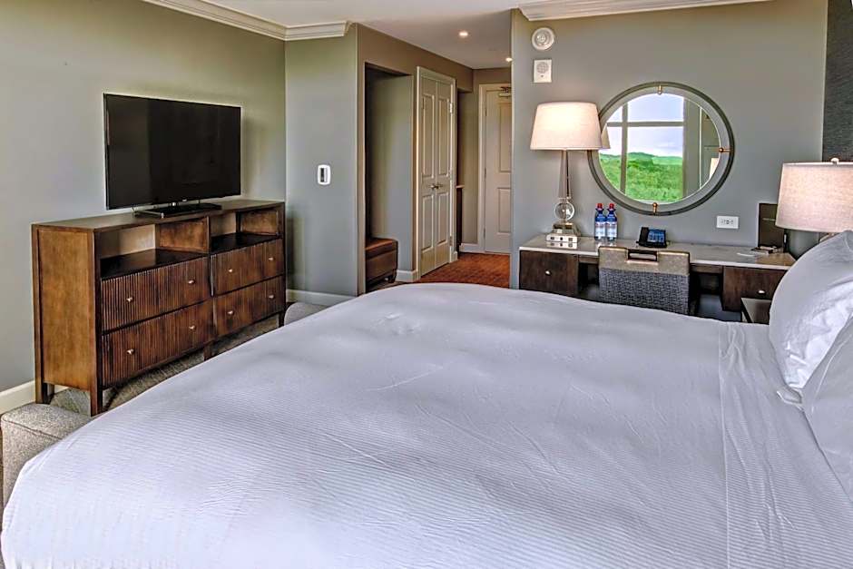 Photo 1 of 6 of 1 King Bed