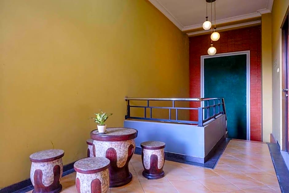 RedDoorz Plus near Amplaz Yogyakarta