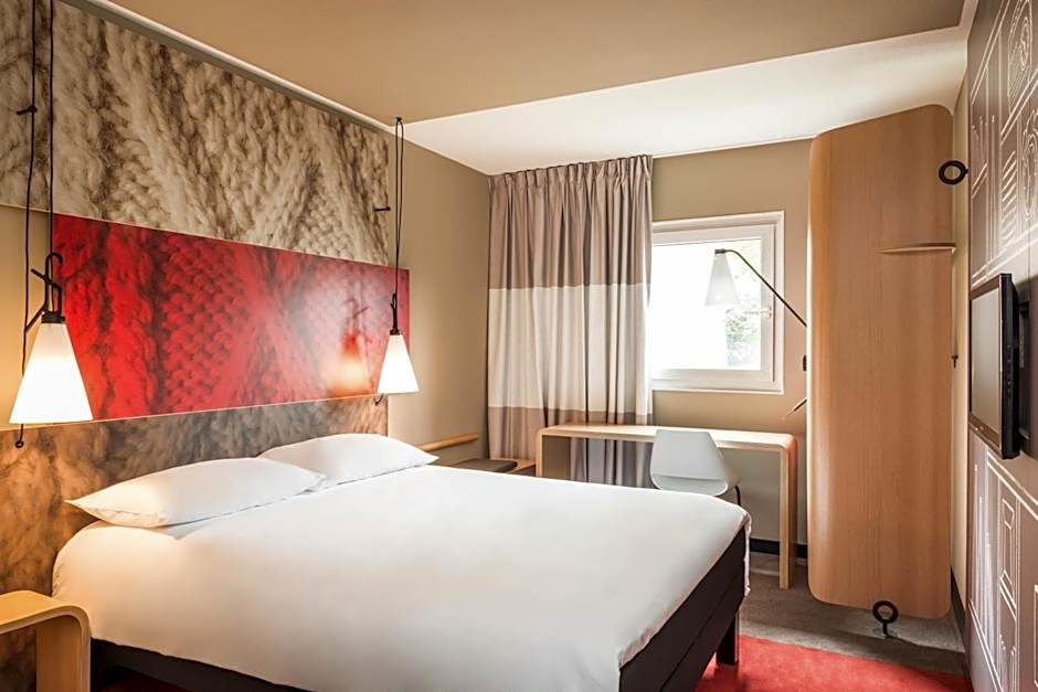 Hotel Mermoz Paris Le Bourget