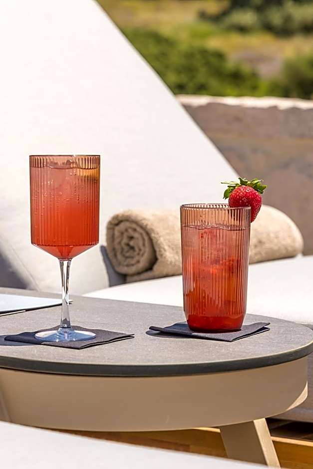 Golden Milos Beach Ηouse by Domotel