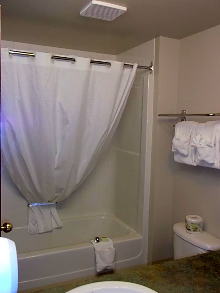 Foxwood Inn and Suites