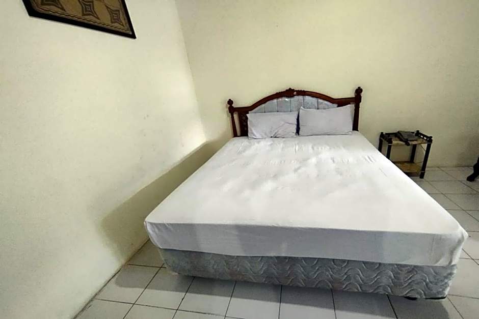 OYO 93485 Hotel Kenzie Sentani