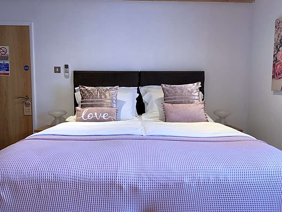 Bath House Hotel & Restaurant