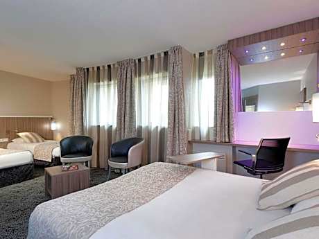 Suite with Double Bed and Twin Beds