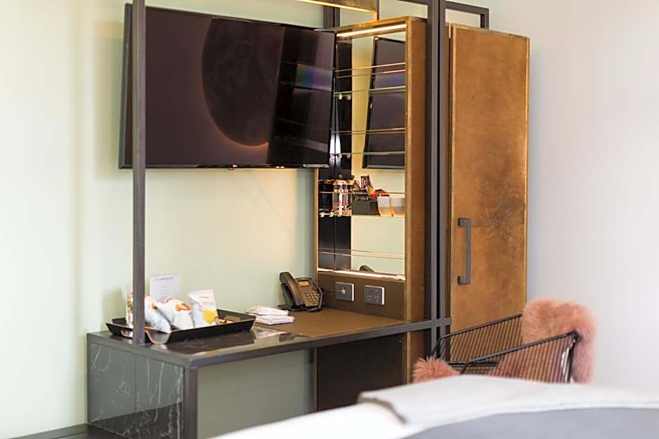 Clarence Boutique Hotel