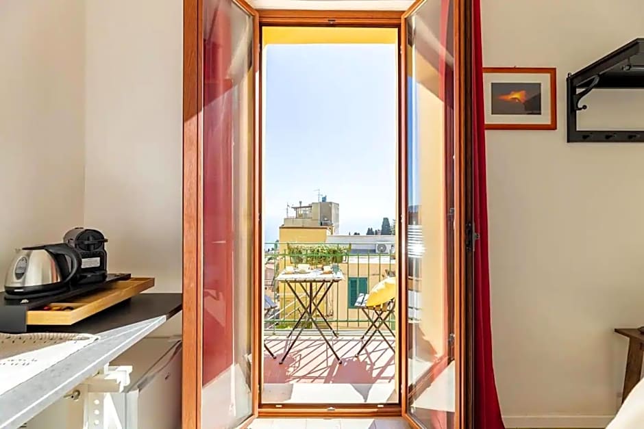 Tauromenion Guest House