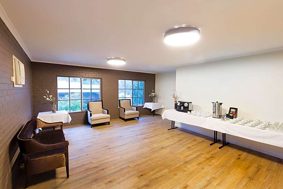 Eltham Gateway Hotel