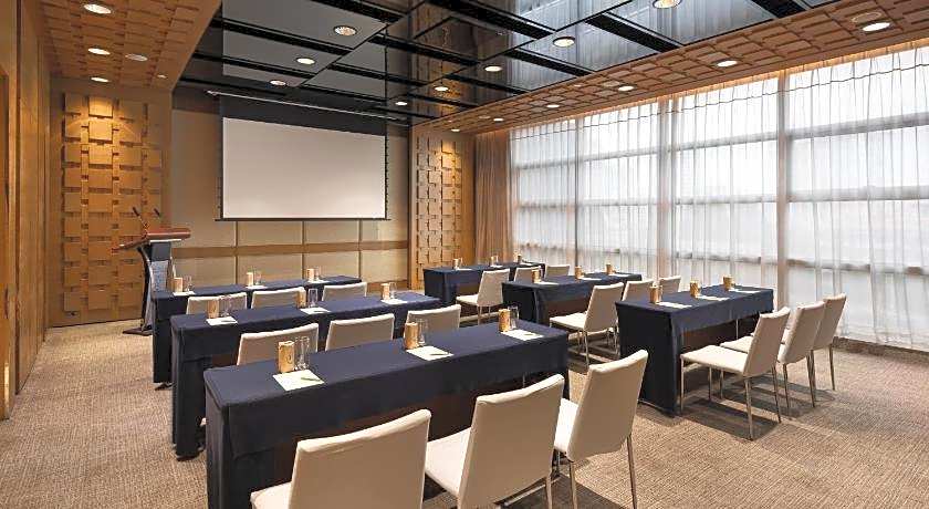 New World Wuhan Hotel