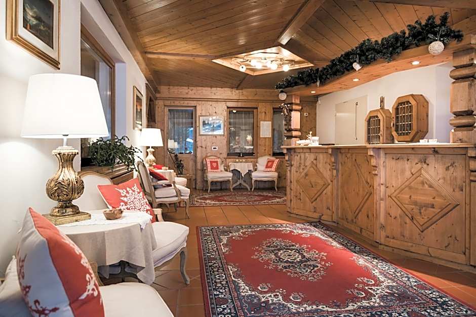 Laguscei Dolomites Mountain Hotel