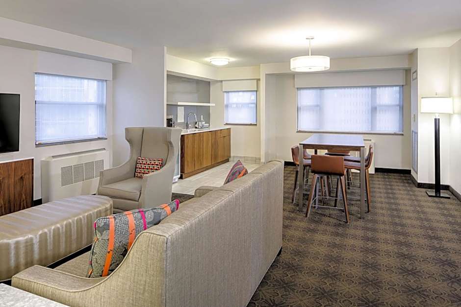 DoubleTree by Hilton Hotel & Suites Pittsburgh Downtown