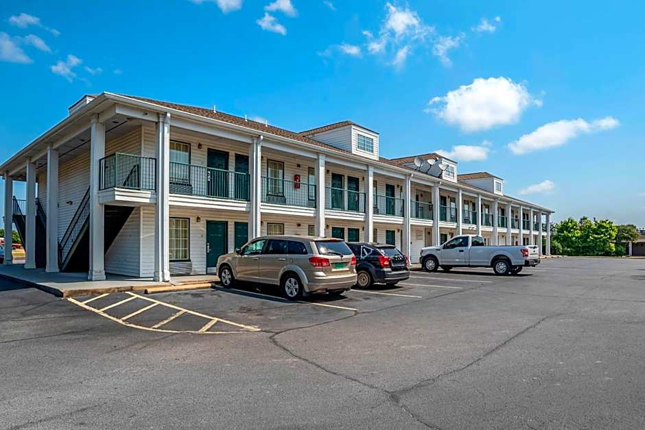 Econo Lodge Tupelo Barnes Crossing