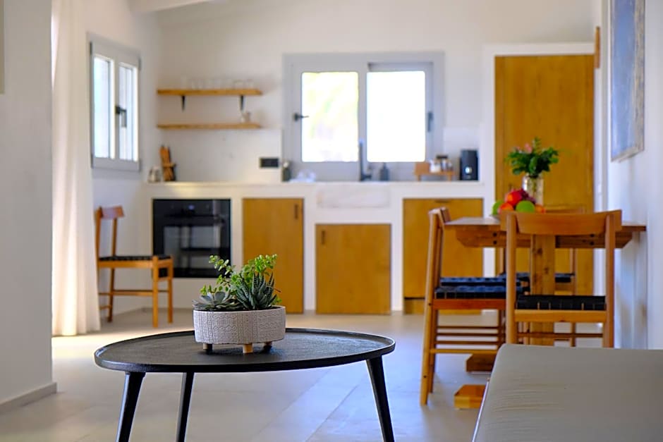 Evia Bay Suites and Retreats