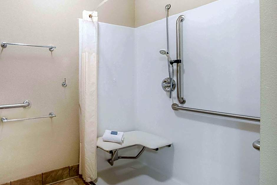 Hawthorn Suites by Wyndham Dickinson