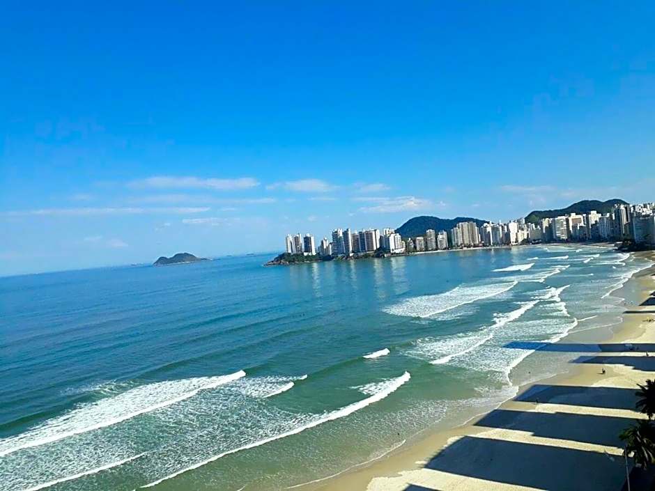 De frente para a Praia das Pitangueiras