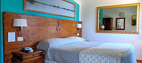 Double or Twin Room with Terrace