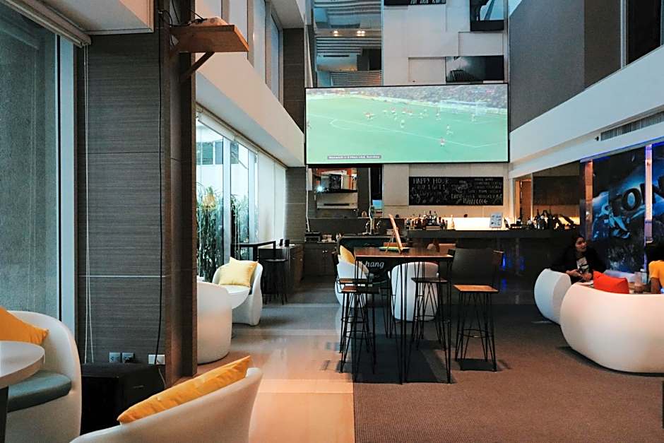 Hilton Garden Inn Bangkok Silom