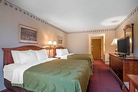 Queen Room with Two Queen Beds - Non-Smoking