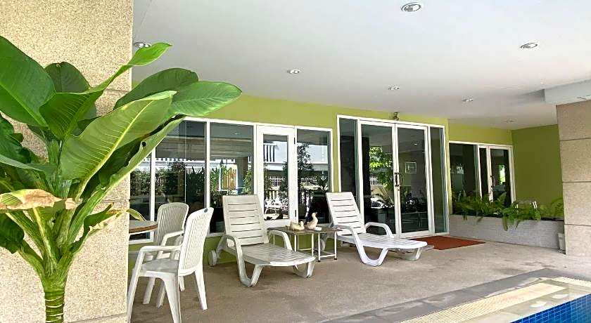 14 Place Sukhumvit Suites