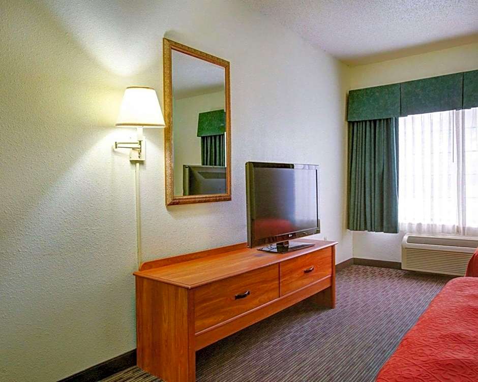 Garner Hotel Del Valle - Austin Southeast by IHG