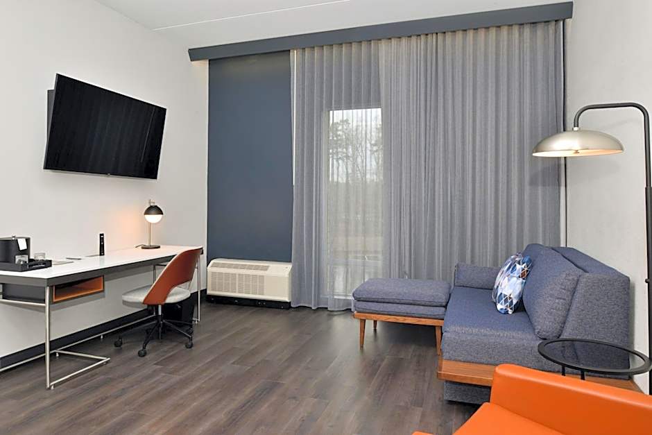 Courtyard by Marriott Raleigh Cary/Crossroads