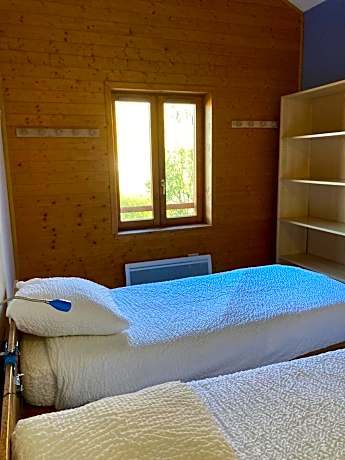 Twin Room with Shower