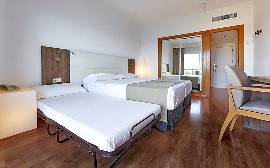 Globales Cala Viñas Adults Only 16+