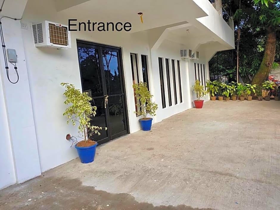 Camiguin KALIMBA DE LUNA INN