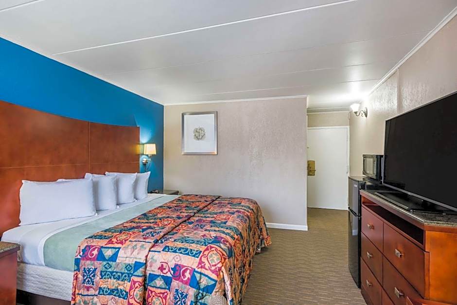 Travelodge by Wyndham Aberdeen