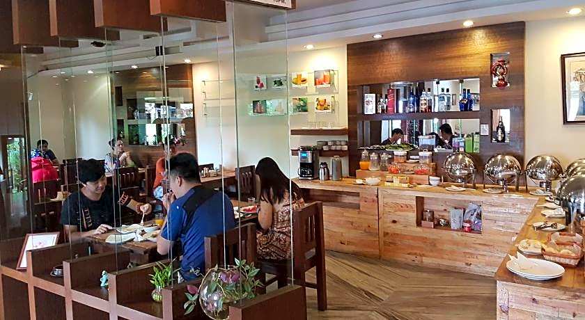 Hotel Middle Path & Spa