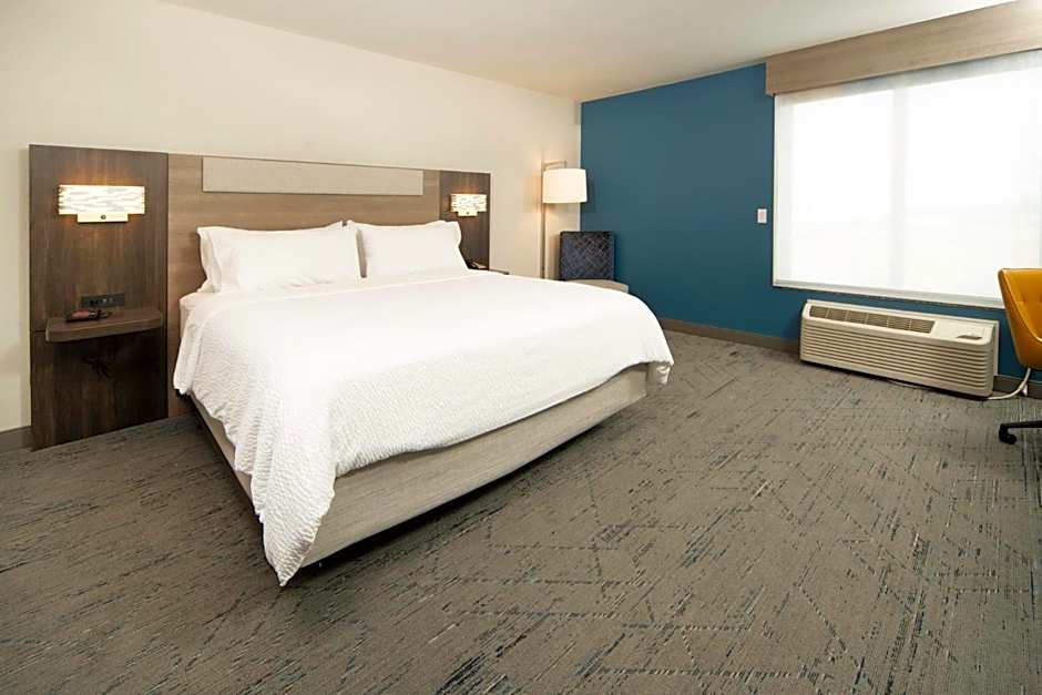 Holiday Inn Express Hotel & Suites St Charles By IHG